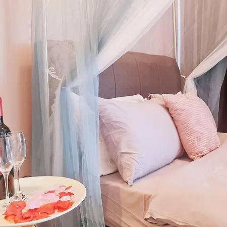 New! Romantic Cozy Suite W Bathtub Near Midvalley Johor Bahru Exterior photo